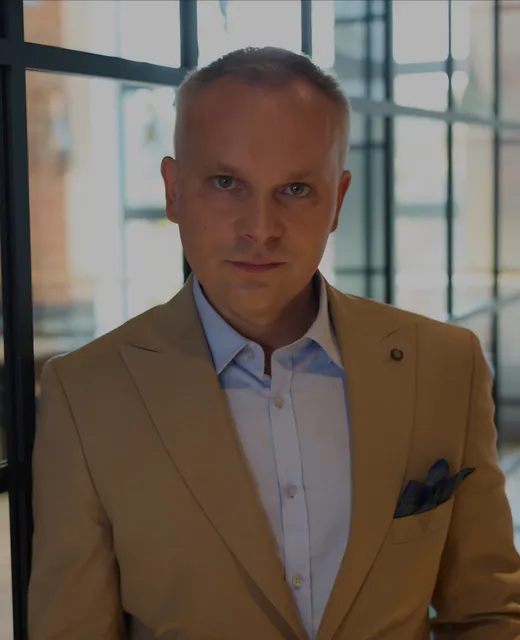 Adw. Krzysztof Rębowski — doradca restrukturyzacyjny w Łodzi, ekspert od upadłości i restrukturyzacji firm